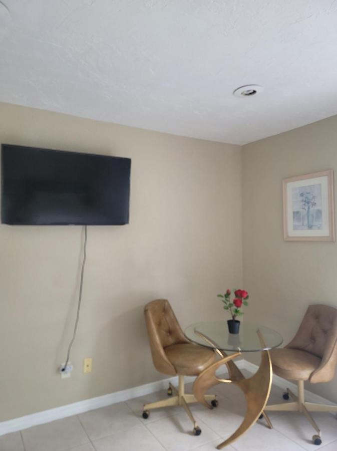 Entire Guesthouse 5 Mins To Siesta Key & Downtown Sarasota Exterior foto